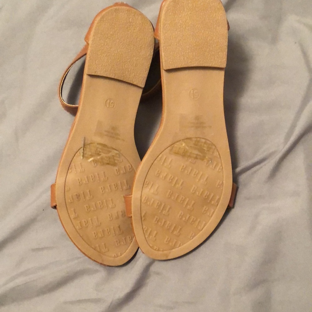 Sandals - Picture 3 of 4